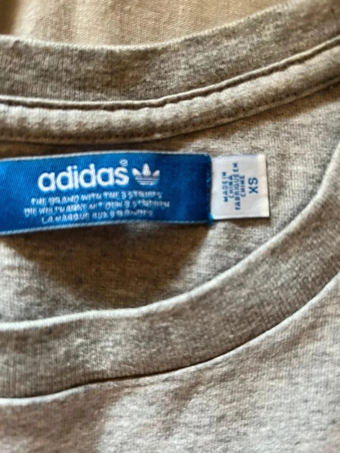 T shirt adidas t XS - photo numéro 2