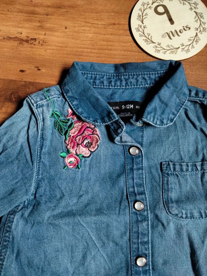 Jolie chemise en jean brodé - photo numéro 3