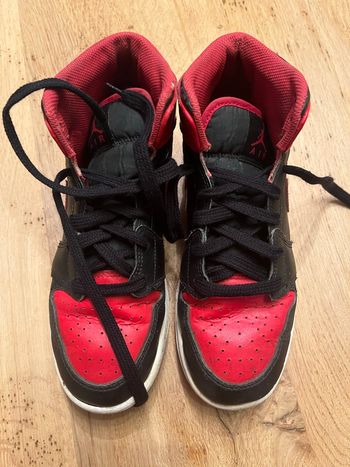 Jordan 1 mid