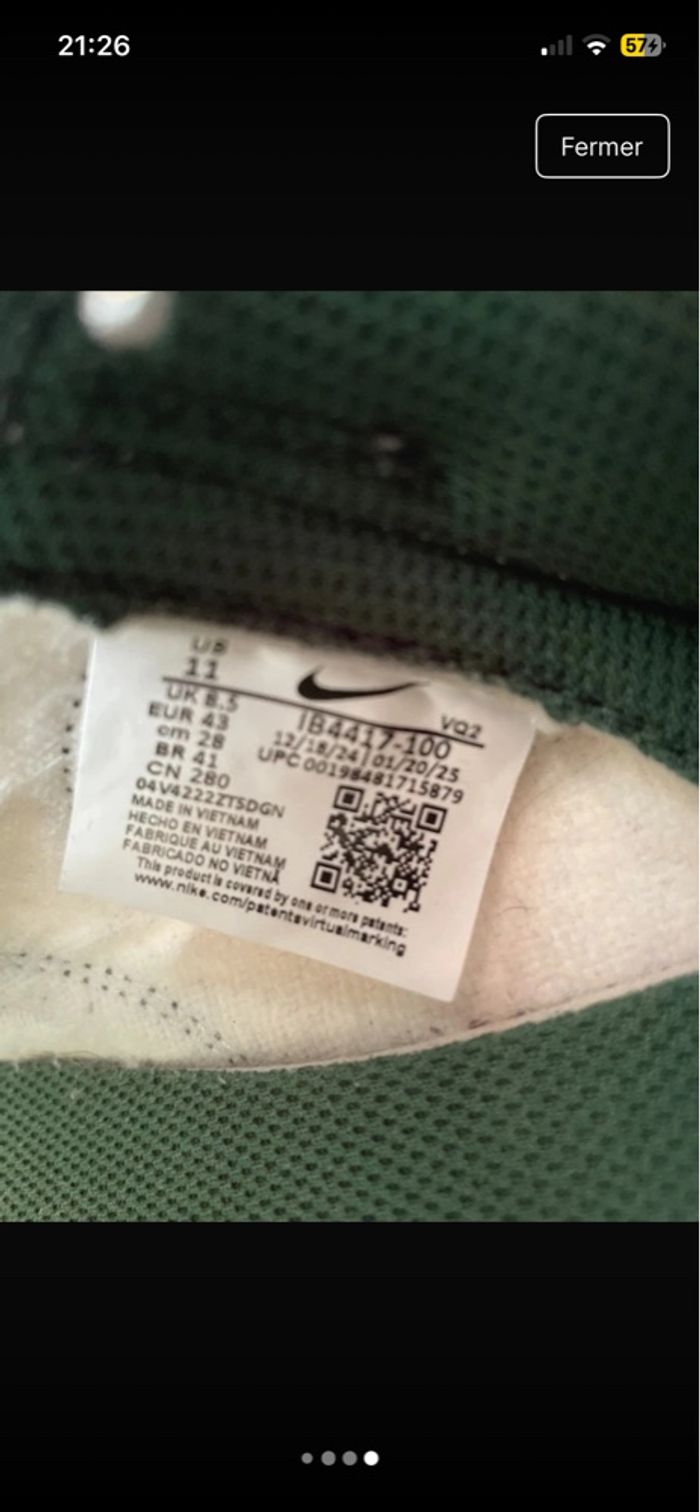 Nike dunk low vertes avec logo doré métalliques - photo numéro 4