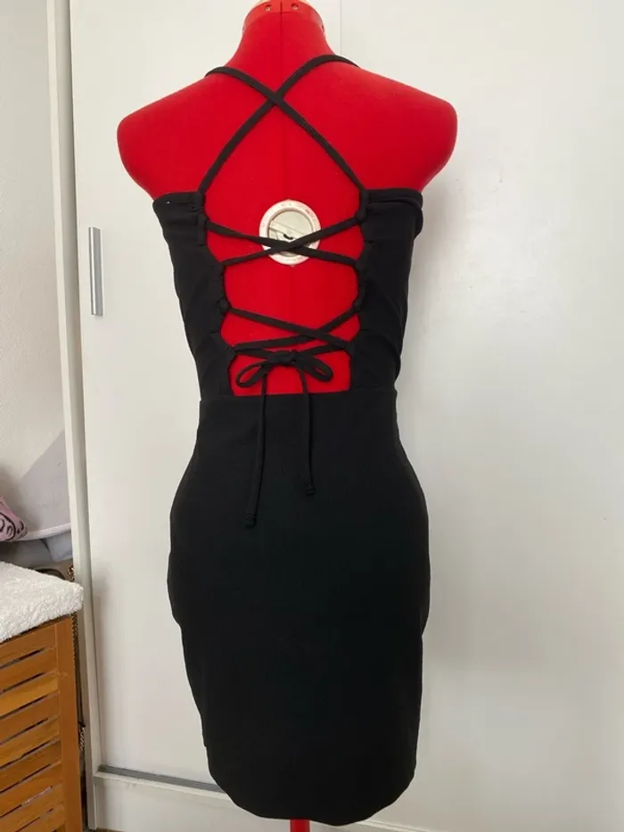 Robe noire ouverture et dos nu Jennyfer - photo numéro 3