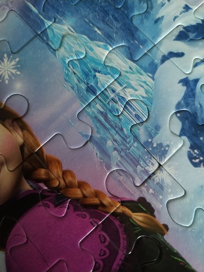 Puzzle reine des neiges 
6 ans et +
104 pièces - photo numéro 3