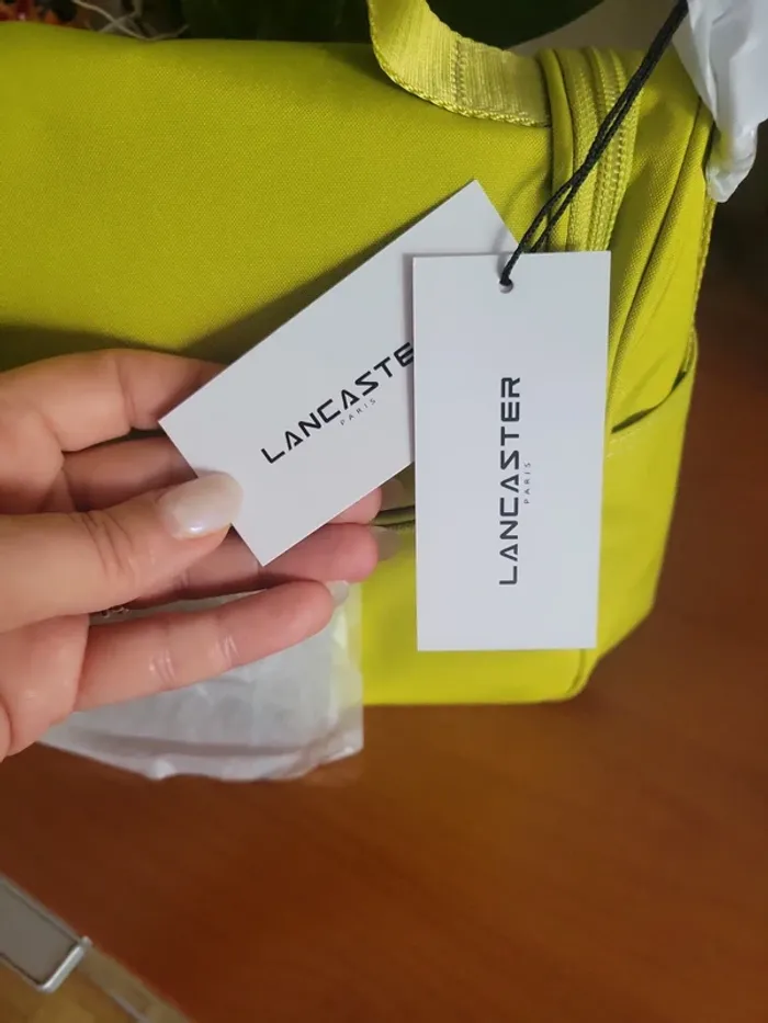 Savoir cabine porté epaule ou main. - photo numéro 3