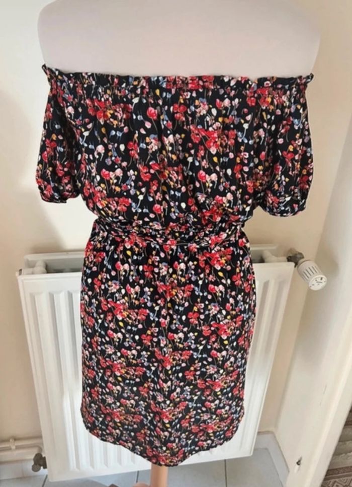 Robe fleurie, noire et rouge, Forever21 - photo numéro 12