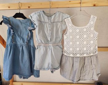 Lot 2 robes et 1 combishort