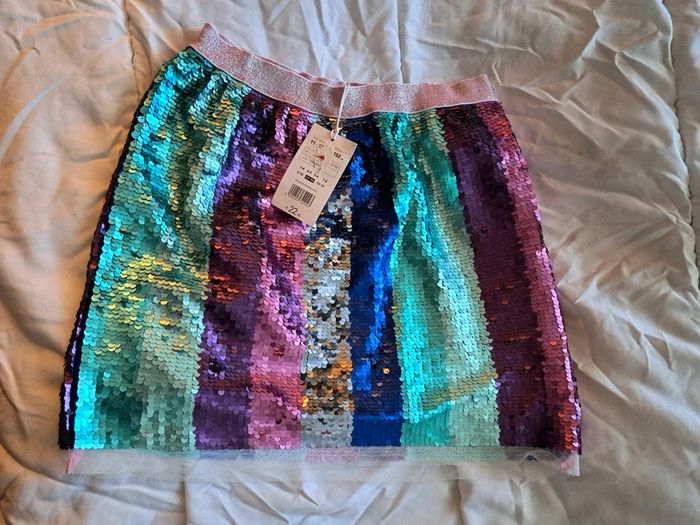 Jupe fille neuve avec étiquette 11-12 ans