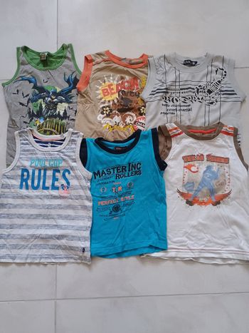 T-shirt à manches courtes marcel taille 6 ans 