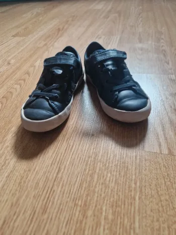 Baskets marque hummel