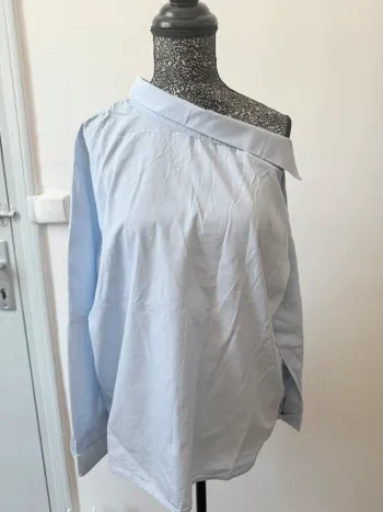 Blouse bleu ciel Zara – taille M