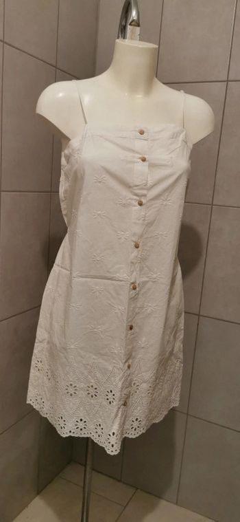 Robe broderie