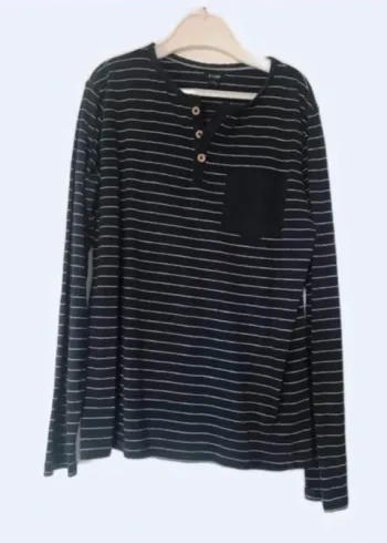 tshirt manches longues garçon 12 ans bleu marine rayé kiabi très bon état à boutons