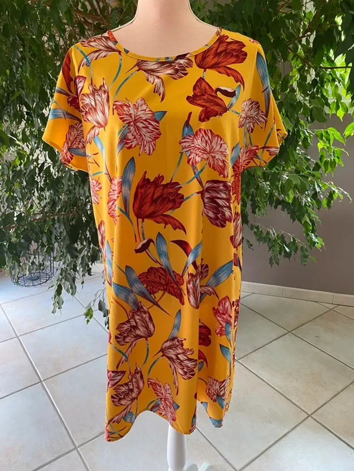 Robe jaune à fleur - photo numéro 4