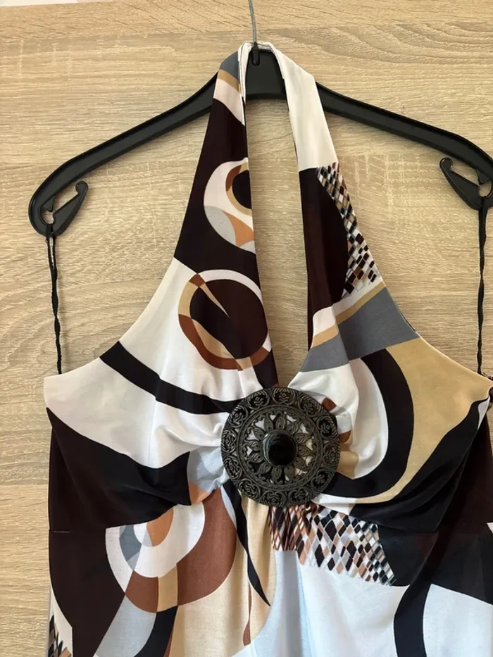 Robe dos nu - photo numéro 2