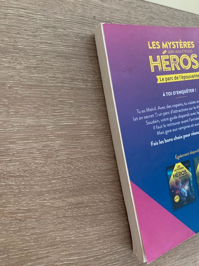 Livre les mystères dont vous êtes le héros Agnès Laroche - photo numéro 3