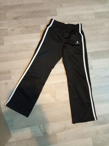Pantalon jogging Domyos 6 ans très bon état