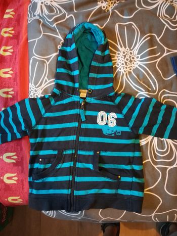 gilet zippé à capuche garçon 24 mois