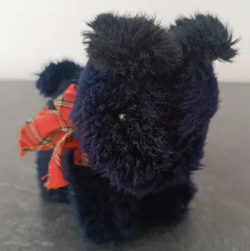 Peluche petit chien bleu marine