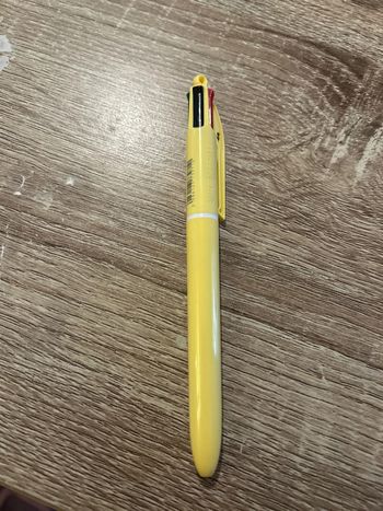 Stylo 4 couleurs bic