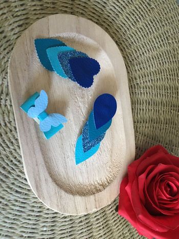 Barrette bleu simili cuir