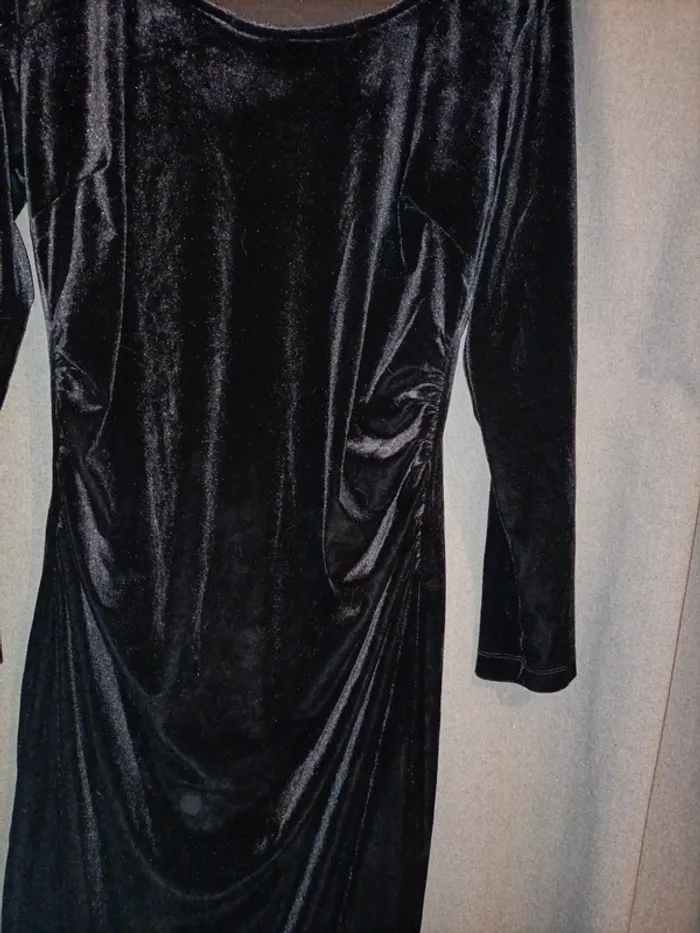 Robe mi-longue velours noire - photo numéro 3