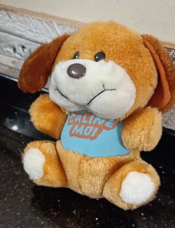 Peluche chien caline moi marki