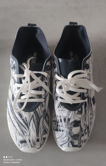Baskets blanches et grises Adidas taille 36