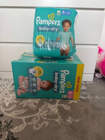 Vends lot couche Pampers 