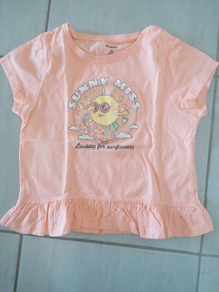 Tee-shirt neuf juste lavé taille 5 ans - photo numéro 2