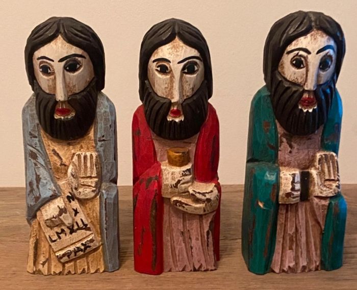 Ensemble de 3 statues en bois colorées