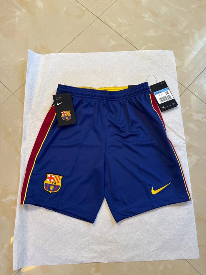 Short de foot Nike équipe FC Barcelone avec chaussettes taille 10/12 ans authentique neuf - photo numéro 4