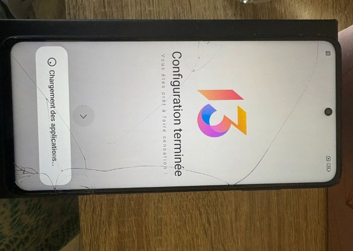 Téléphone poco X3 NFC écran fissuré mais fonctionne parfaitement - photo numéro 2