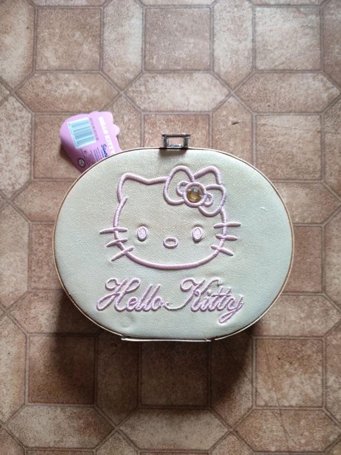 Valise de maquillage hello Kitty neuve