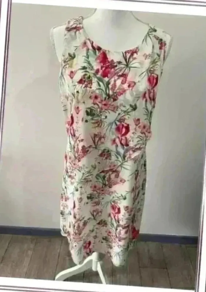 Jolie Robe marque Armand Thiery taille 38 - photo numéro 4