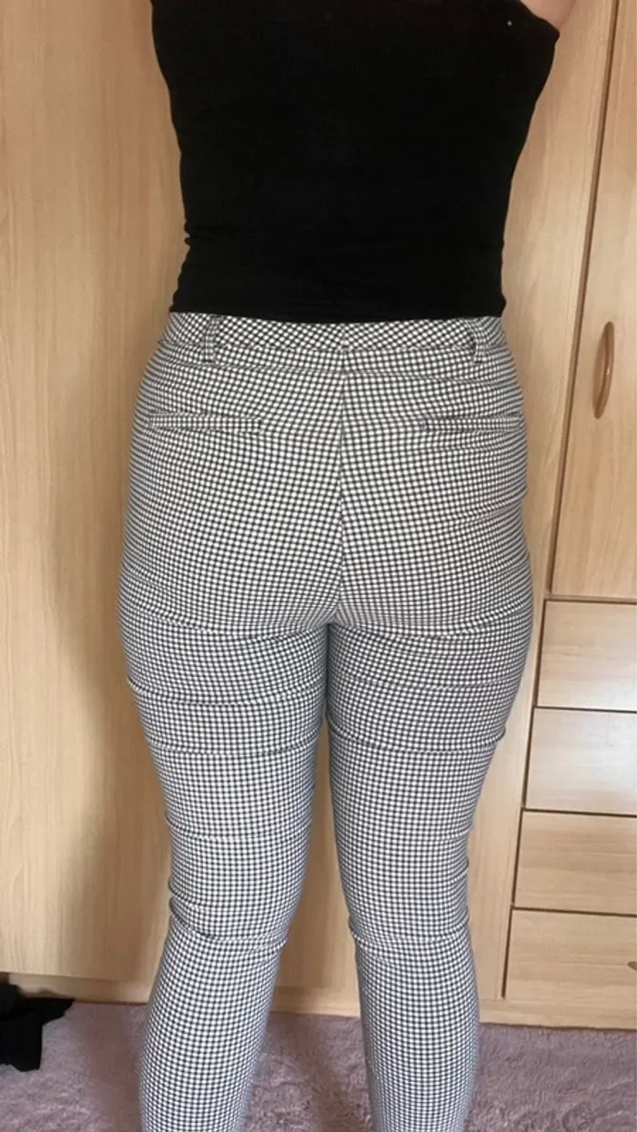 Pantalon noir et blanc - photo numéro 3