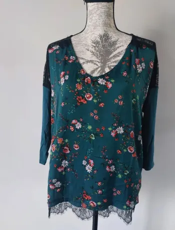 Haut à fleurs Camaïeu neuf