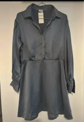 Robe chemise satinée bleu marine Pimkie T38 neuve