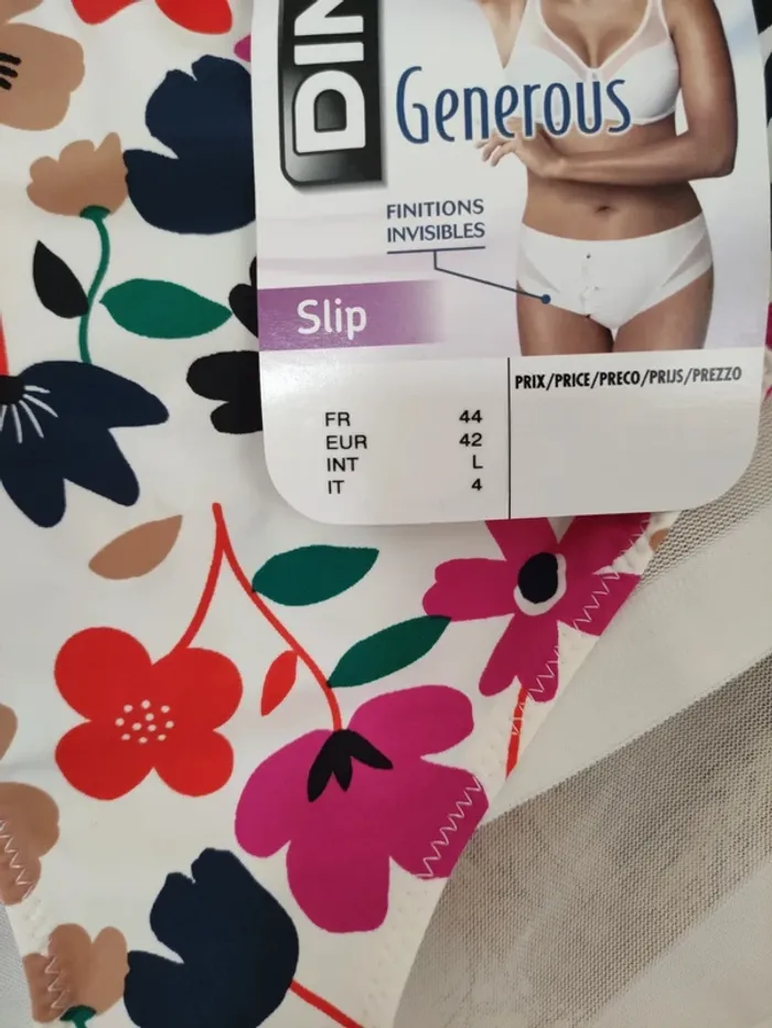 👄 culotte haute tanga 🌺 42 EUR/44FR - photo numéro 3