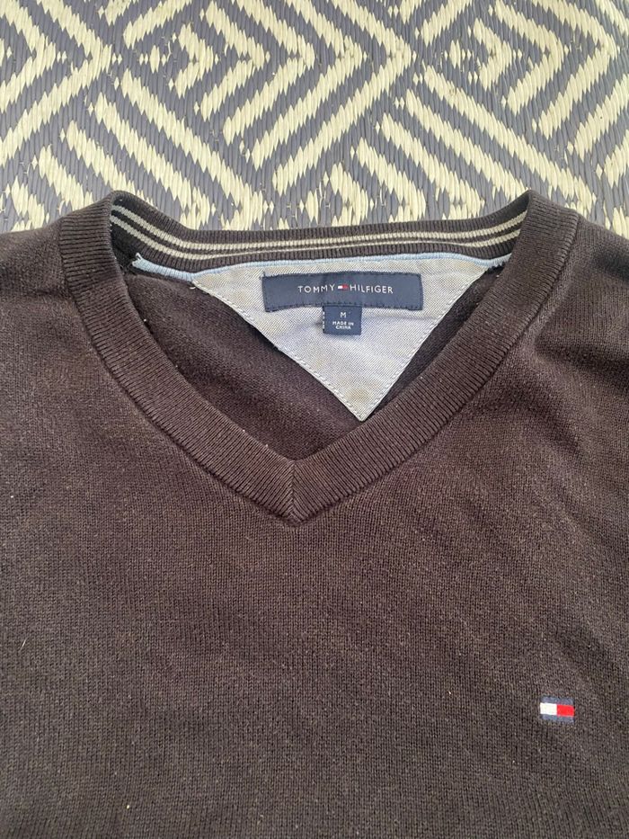 Pull Tommy Hilfiger col V noir – Taille M - photo numéro 2