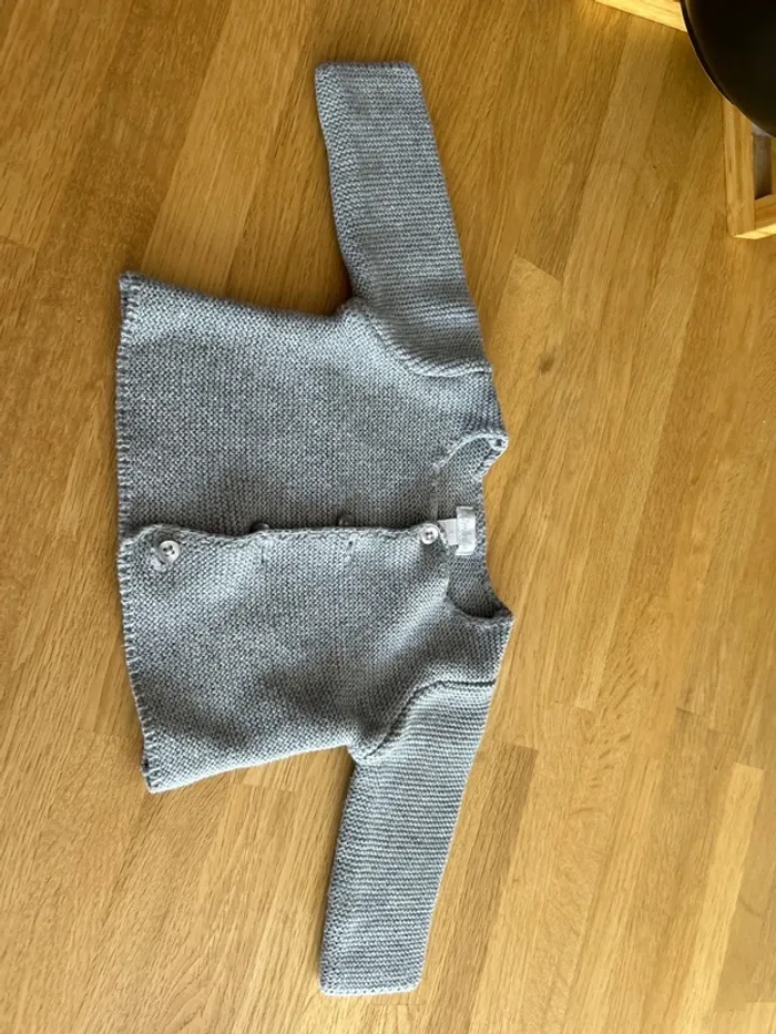 Brassière grise