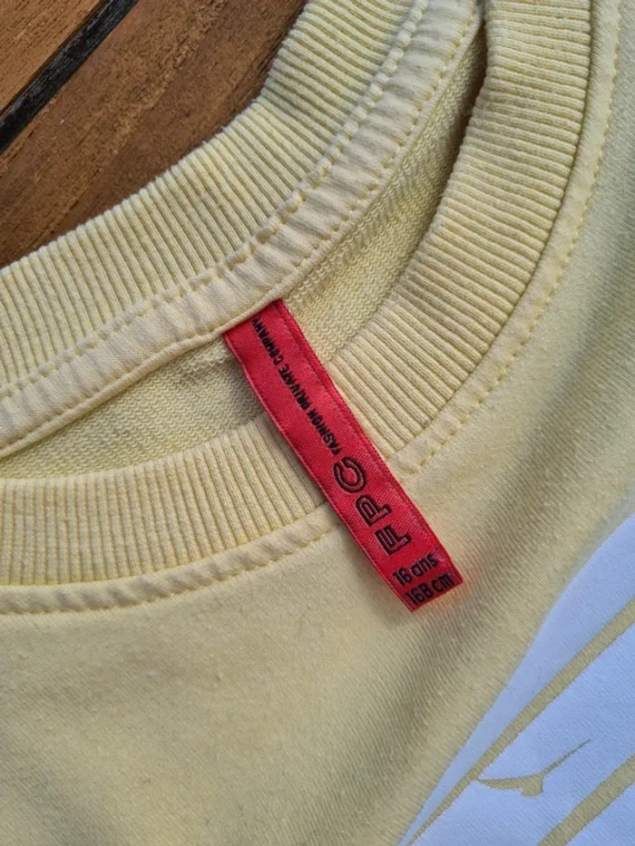 Sweat jaune - photo numéro 3