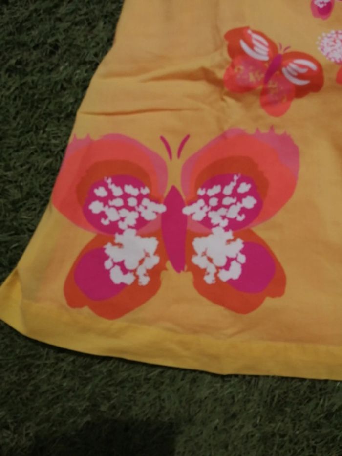 Jolie petite robe jaune et orange papillons - photo numéro 2