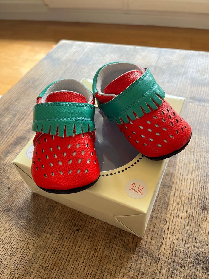 Chaussures Jack&Lily My Mocs fraises 6-12 mois 18 neuves
