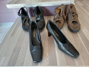 3 paires de chaussures pointure 40