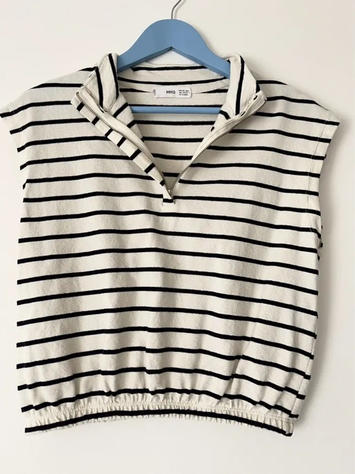 Petit haut style marinière manches courtes à rayures bleu marine sur fond écru Mango taille XS-S