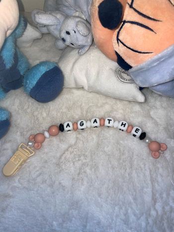 Attache tétine personnalisée