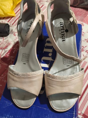 Sandales blanches et dorés