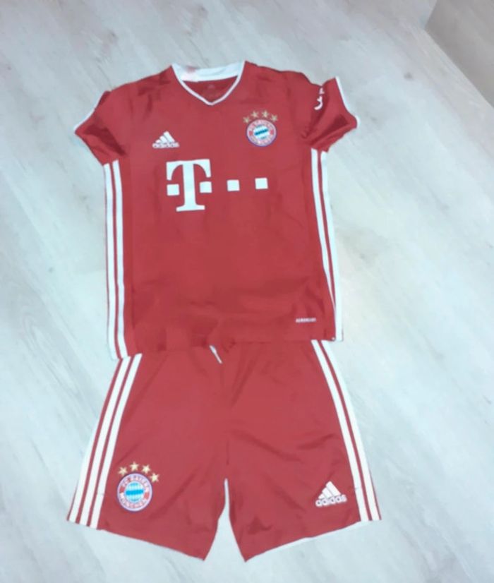 Ensemble Adidas Bayern Munich 13/14 ans
