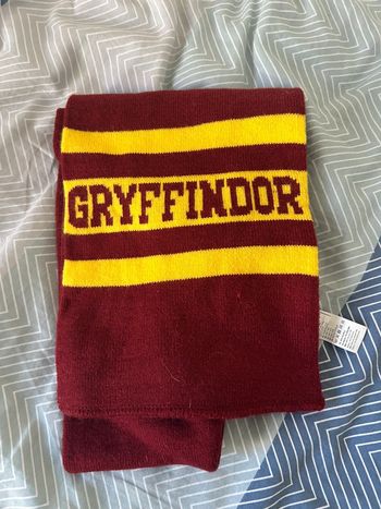 Écharpe griffon d’or Harry potter