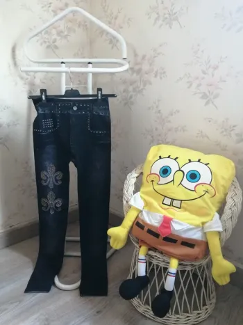 Legging bleu foncé effet jeans avec strass couronne royale / sans marque / (12ans)