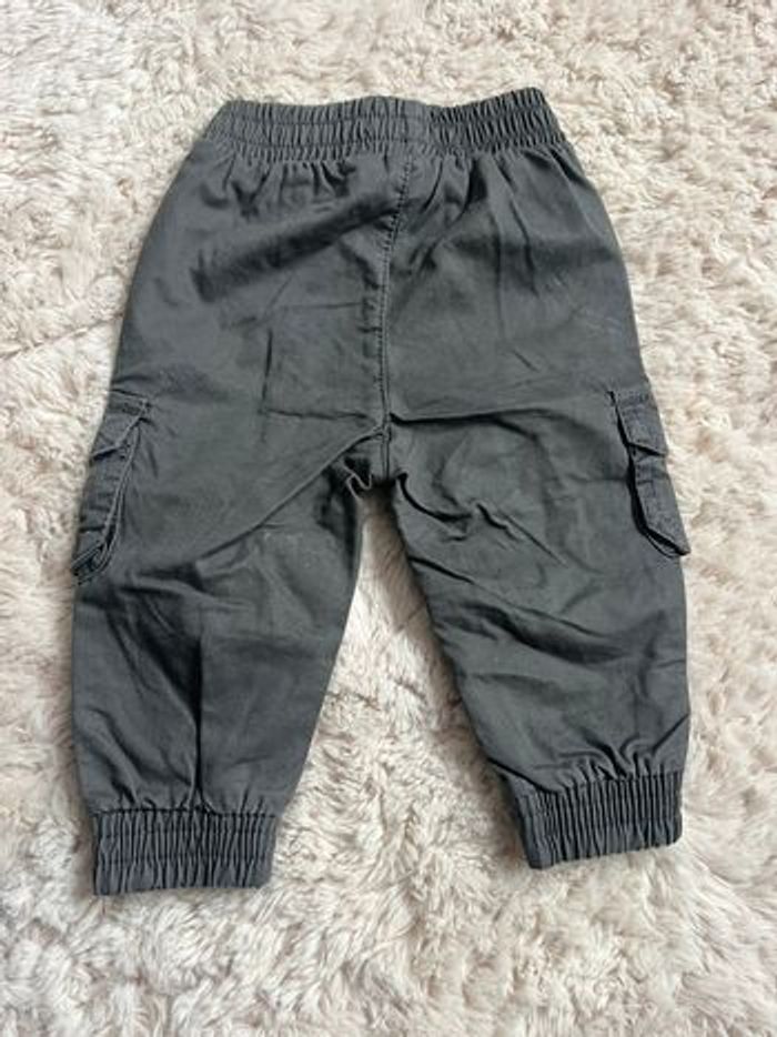 Cargo kaki 6 mois - photo numéro 2